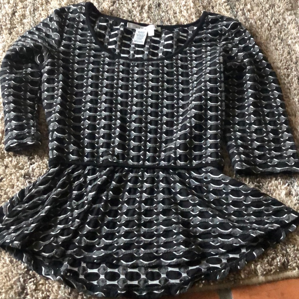 Papillon top by Max Studio. Sz Small